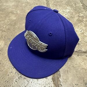NBA Los Angeles Lakers New Era Fitted Hat Cap Metal Logo